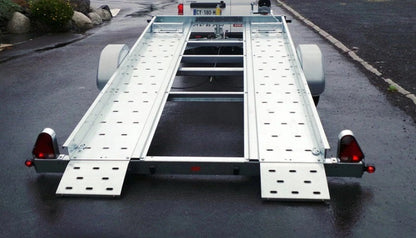 Einachsiger Autotransporter 1300 kg
