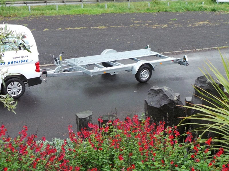 Einachsiger Autotransporter 1300 kg