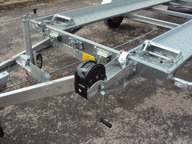 Einachsiger Autotransporter 1300 kg