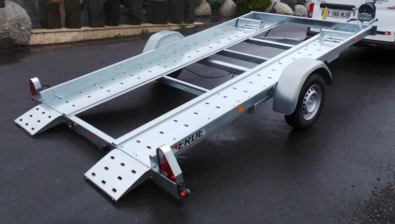 Einachsiger Autotransporter 1300 kg