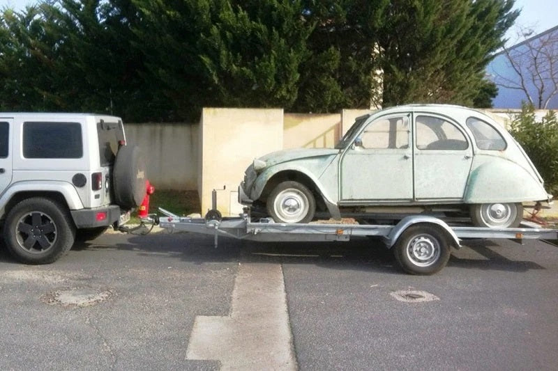 Einachsiger Autotransporter 1300 kg