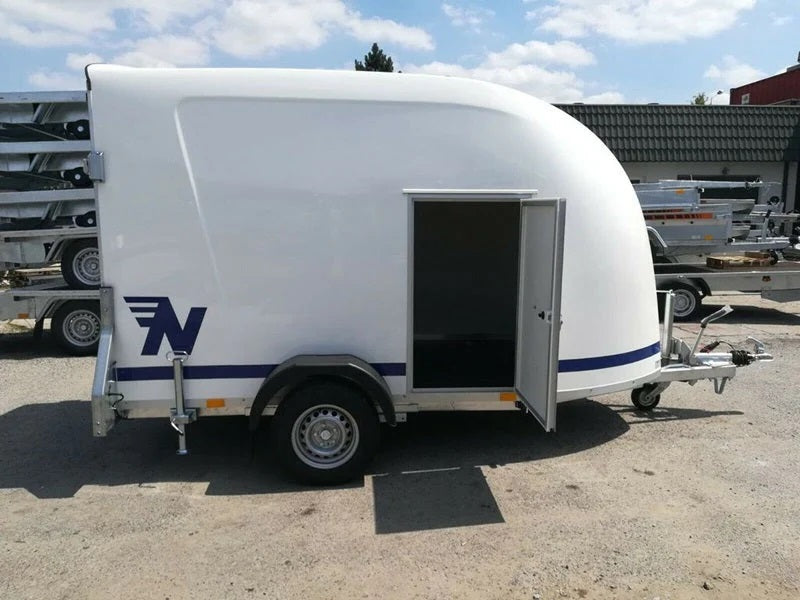 Niewiadów Polyester-Transporter mit Seitentür und Laderampe