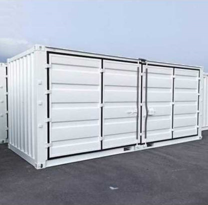 Weißer 20-Fuß-Container mit offenem Seitenzugang