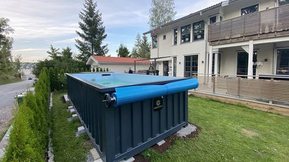 Modulares Schwimmbecken mit den Maßen 6,2 m x 2,5 m mit Gegenstromanlage, Sportbereich und Spa.