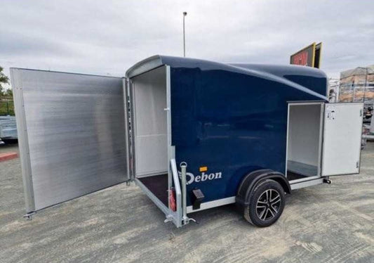 Pullman Debon Cargo 1300 blauer Anhänger mit Federung und Seitentür